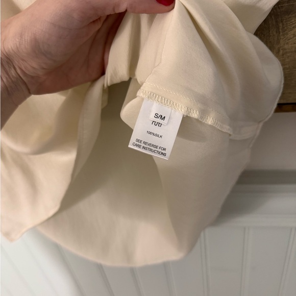 RUTI The All Day Washable Silk Top Size Sm/Med NWT - Picture 6 of 7
